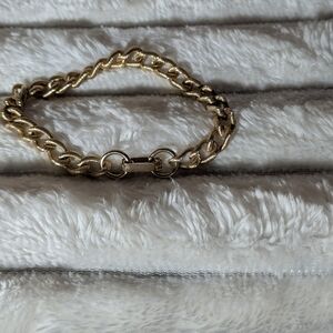 Elegant Gold Chain Bracelet